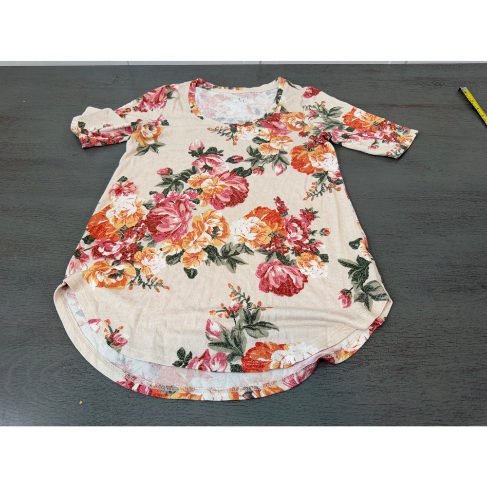 24/7 Comfort Apparel Floral Tunic Top XS Beige Pink Orange Short Sleeve Knit